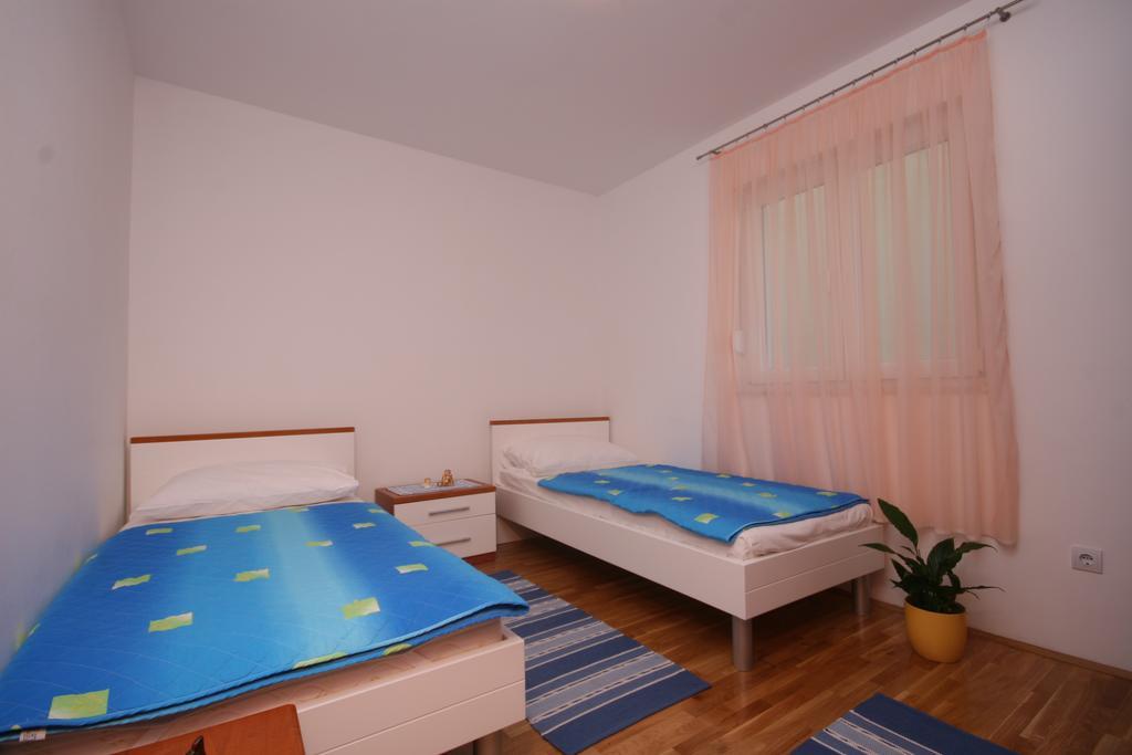 Apartments Beverly Omiš Exterior foto