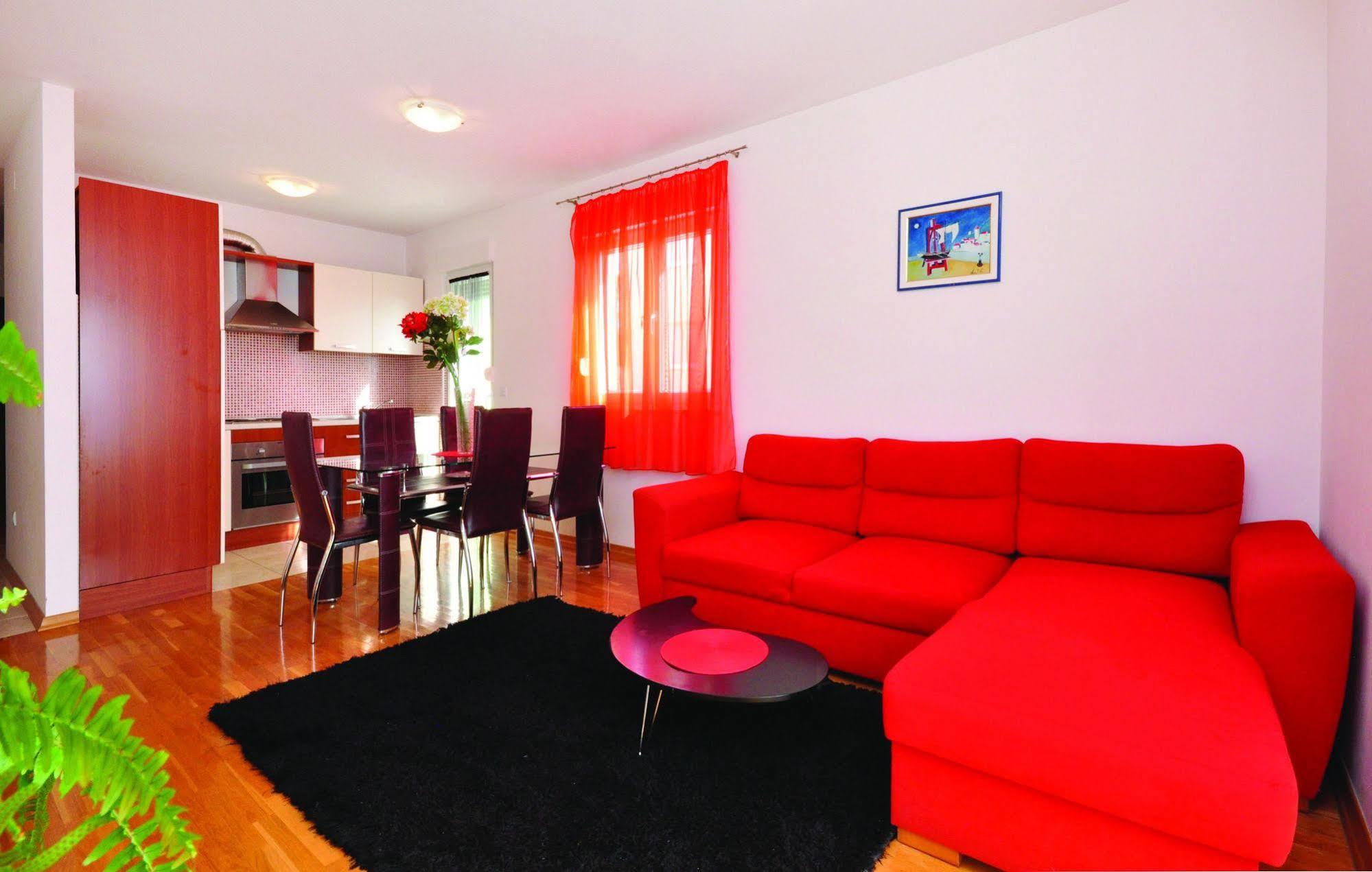 Apartments Beverly Omiš Exterior foto