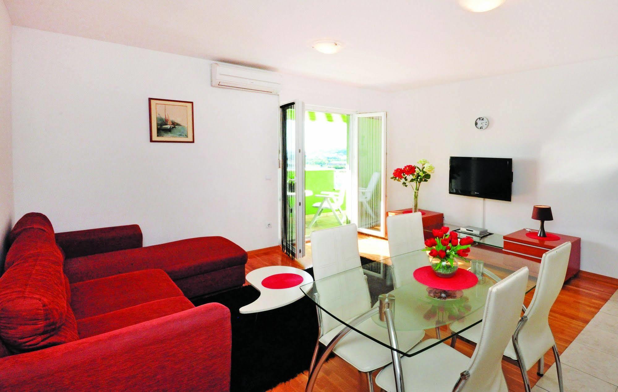 Apartments Beverly Omiš Exterior foto