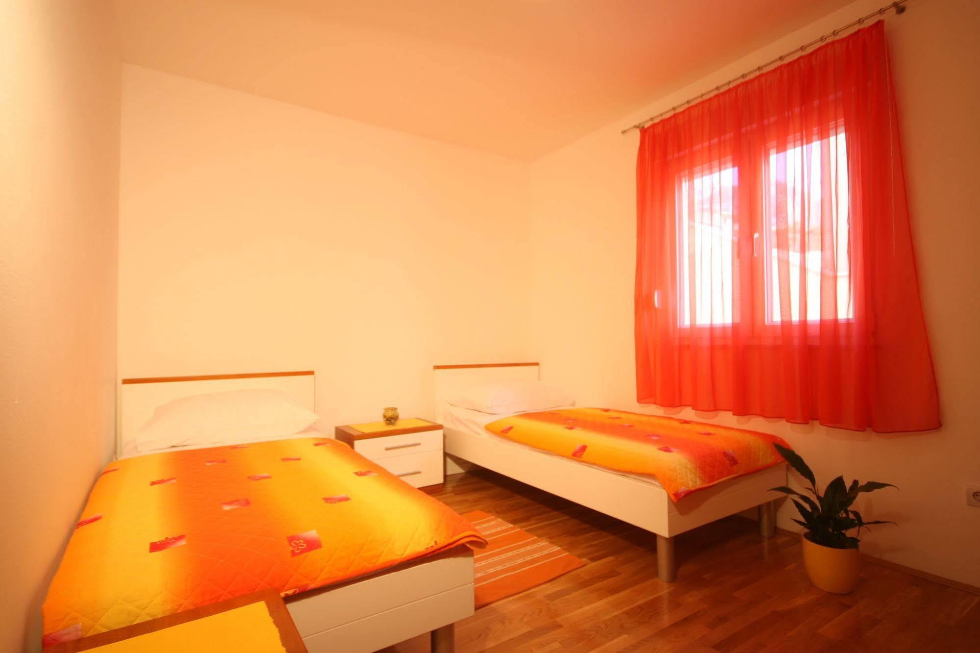 Apartments Beverly Omiš Exterior foto
